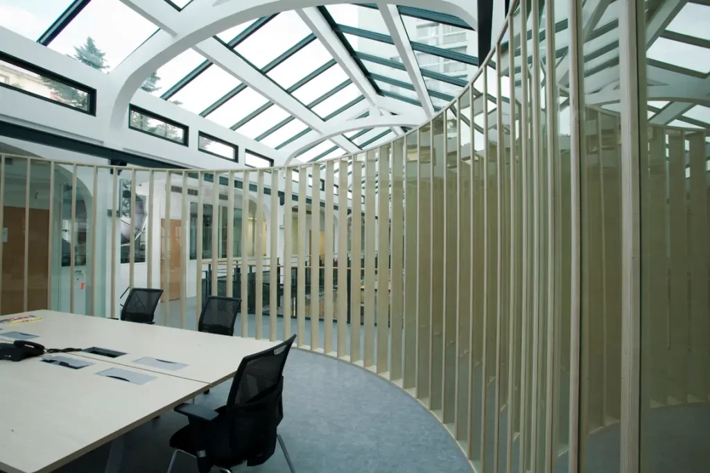 Rénovation d'un immeuble d'entreprise place du Colonel Bourgoin à Paris